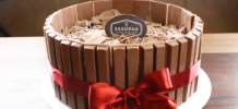 BOLO RED 23cm BAIX C/ 10 KIT KAT+140g RASP CHOC