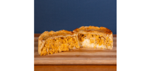 TORTA DE FRANGO COM REQUEIJÃO CREMOSO